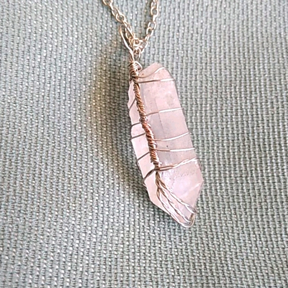 Jewelry - BEAUTIFUL WHITE WIRE WRAPPED CRYSTAL